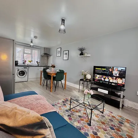 Apartamento Garden 1-Bed Flat 30Min To Downtown & Free Parking Londres Exterior foto