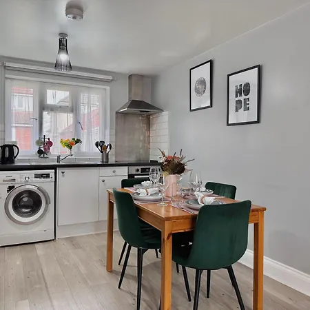 Apartamento Garden 1-Bed Flat 30Min To Downtown & Free Parking Londres Exterior foto