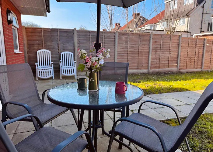 Garden 1-Bed Flat 30Min To Downtown & Free Parking