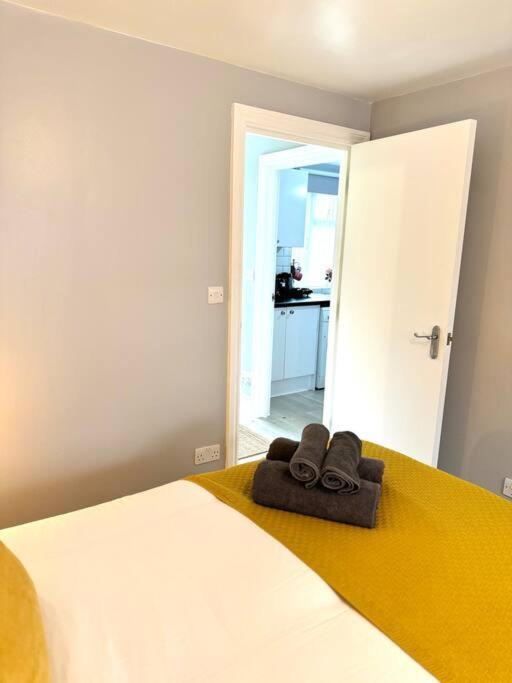Apartamento Garden 1-bed Flat 30min To Downtown & Free Parking Londres