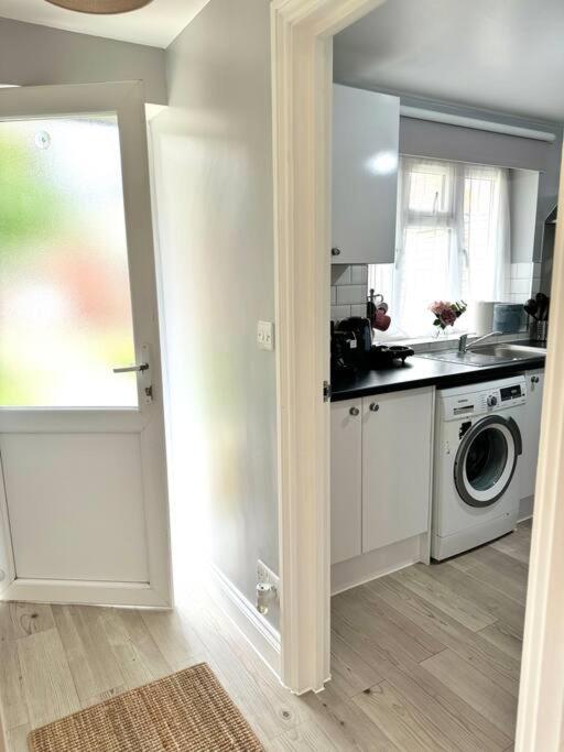 Apartamento Garden 1-bed Flat 30min To Downtown & Free Parking