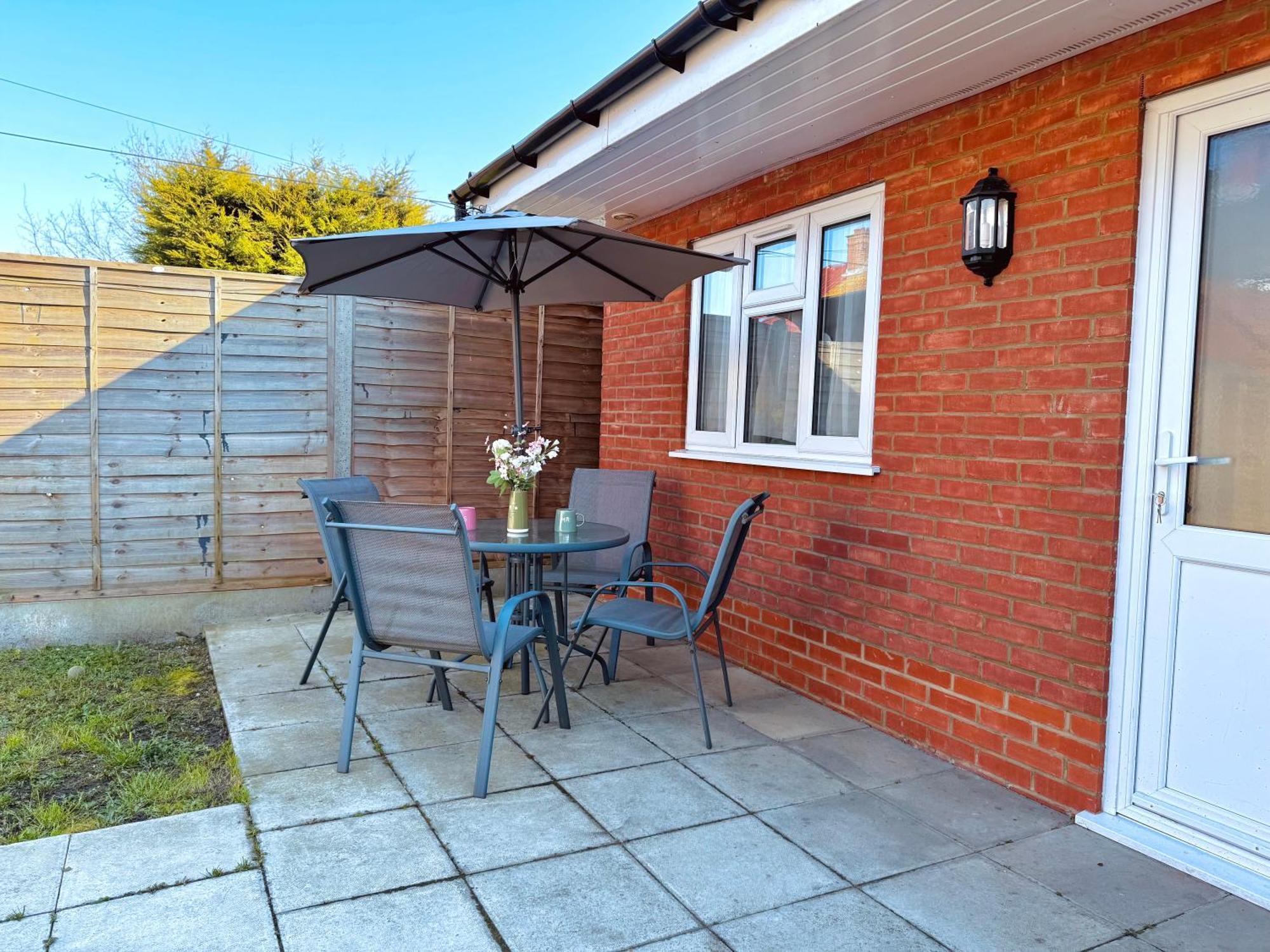 Garden 1-bed Flat 30min To Downtown & Free Parking Londra