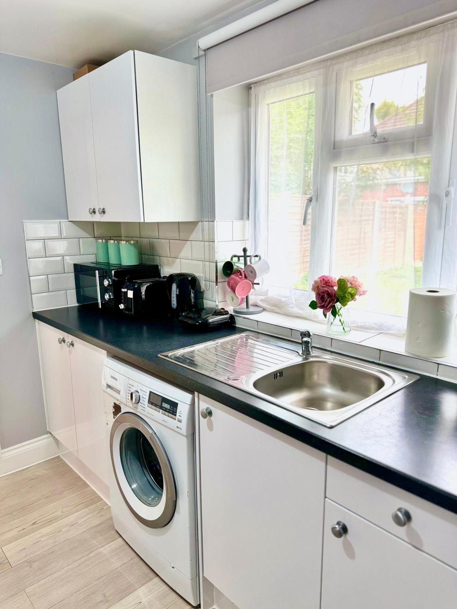 Appartamento Garden 1-bed Flat 30min To Downtown & Free Parking *