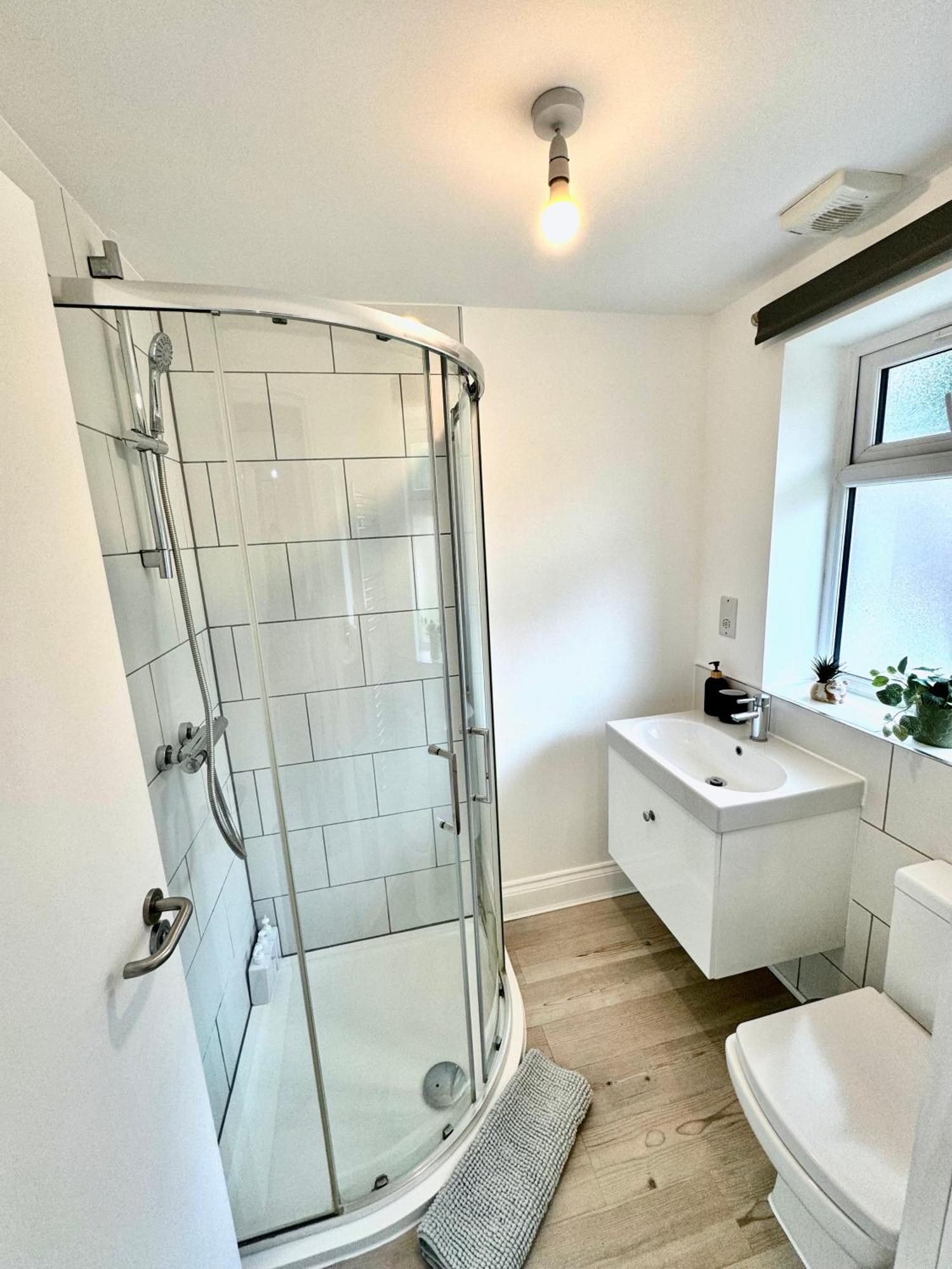 Garden 1-bed Flat 30min To Downtown & Free Parking